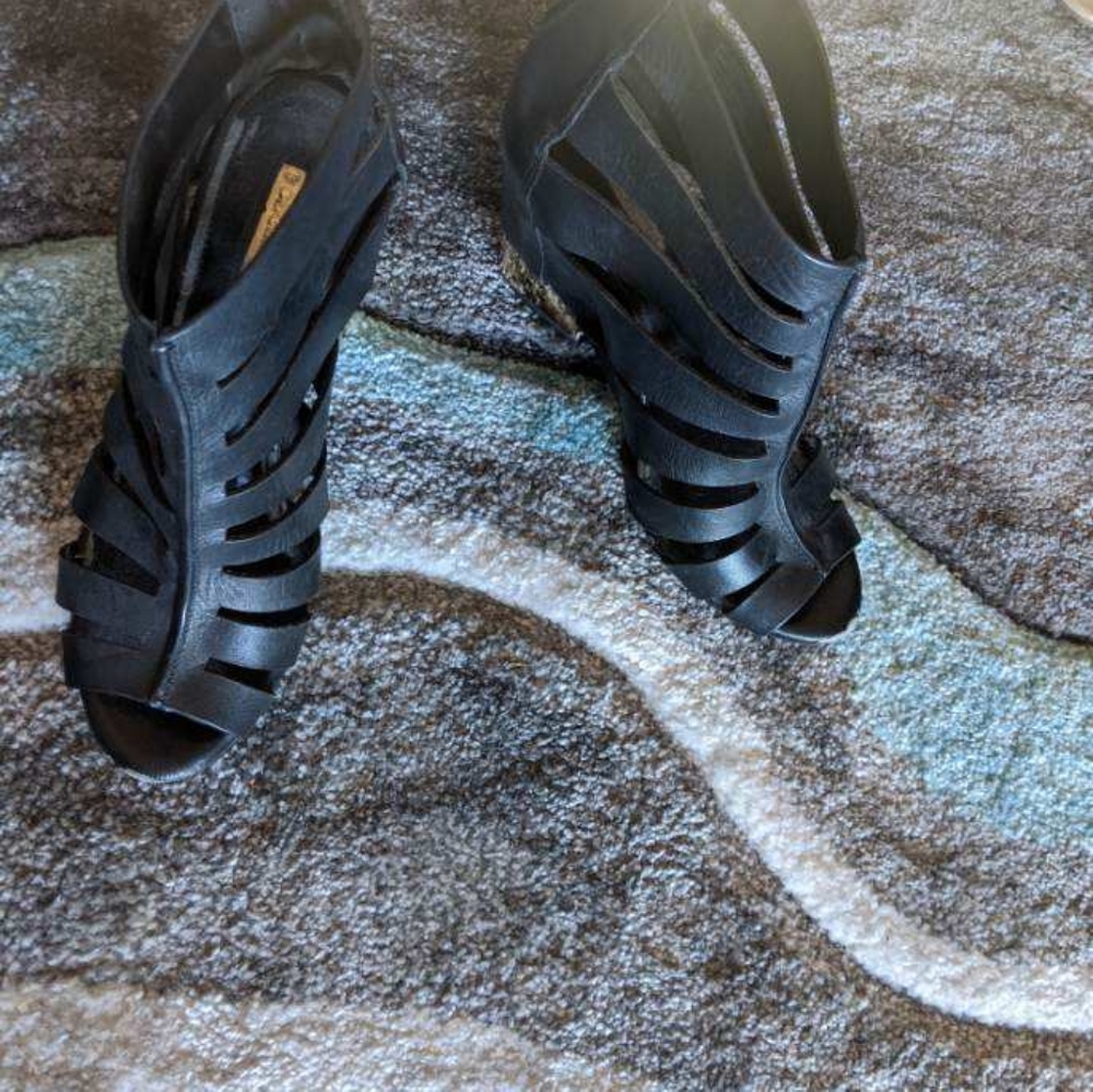 BCBG HEELS
